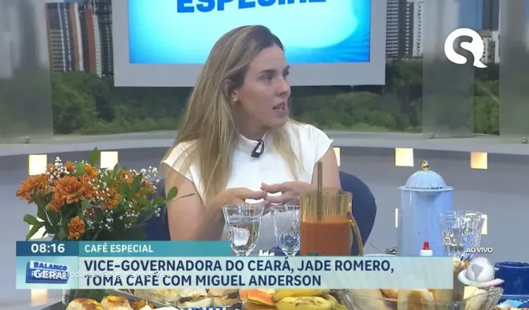 Para André Fernandes, “dane-se” quando mulheres são mortas, critica Jade Romero ao defender Evandro Leitão