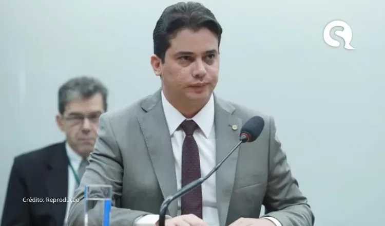 Dezenas de prefeitos e vereadores postam imagem de apoio à chapa Júnior Mano e Elmano