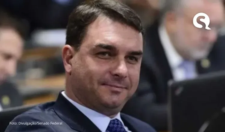 “Pensar em matar não é crime”, diz Flávio Bolsonaro sobre ação da PF