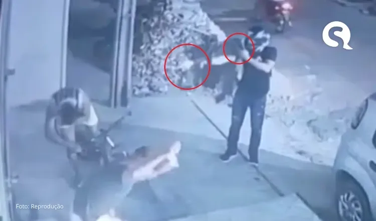 Homem que matou rival e usou celular para filmar o crime segue foragido três dias após o crime