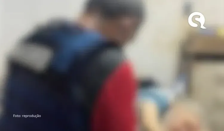 Abandono de incapaz: idoso é hospitalizado após ser encontrado comendo partes da própria mão