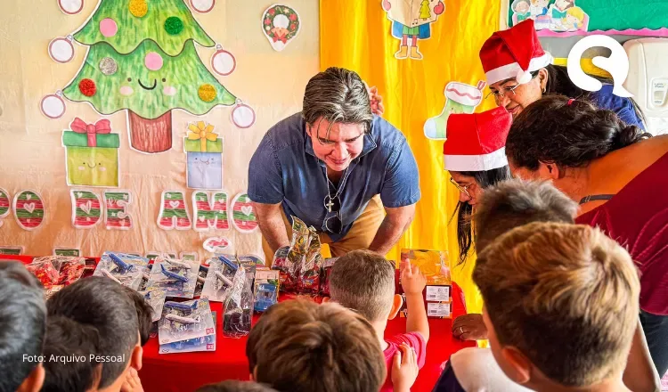 Prefeito Aníbal Filho Inicia Natal nas Comunidades com Distribuição de Brinquedos