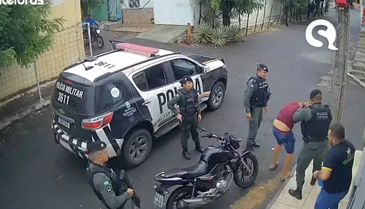 Jovem teve celular quebrado por policial antes de ser agredido por agente em Sobral, diz mãe