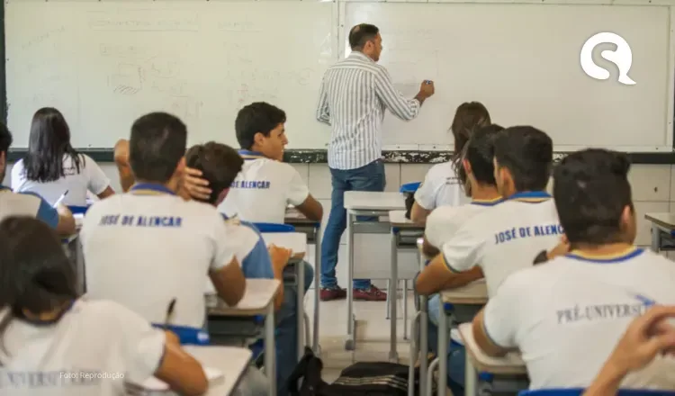 Alece aprova reajuste salarial de 6,27% para professores da rede estadual do Ceará