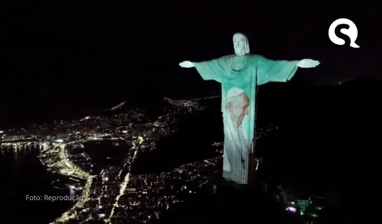 Cristo Redentor recebe projeção de imagens em apoio ao Papa Francisco