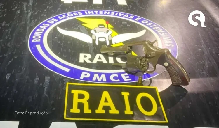PMCE conduz dupla e apreende revólver em Ubajara