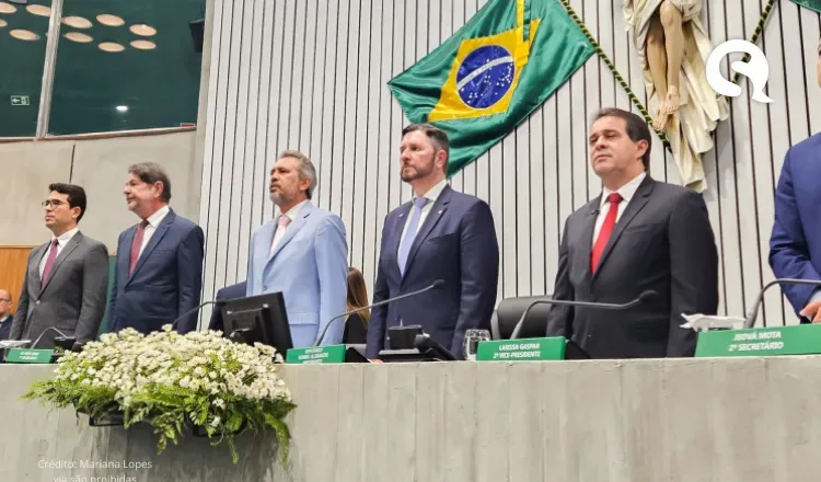 Sessão de 190 anos da Alece exalta democracia e reúne gerações de ex-presidentes