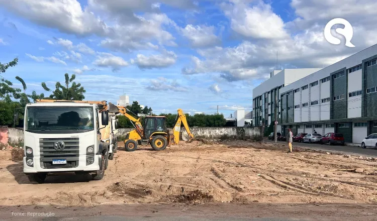 Prefeitura de Sobral demole antiga Casa de Albergado  ao lado do Uninta; “estrutura estava deteriorada”