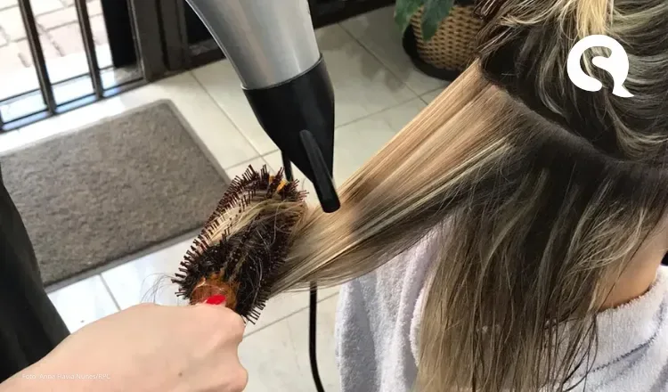 Ácido glioxílico: entenda o que é a substância usada em alisamento no cabelo e que levou consultora a UTI