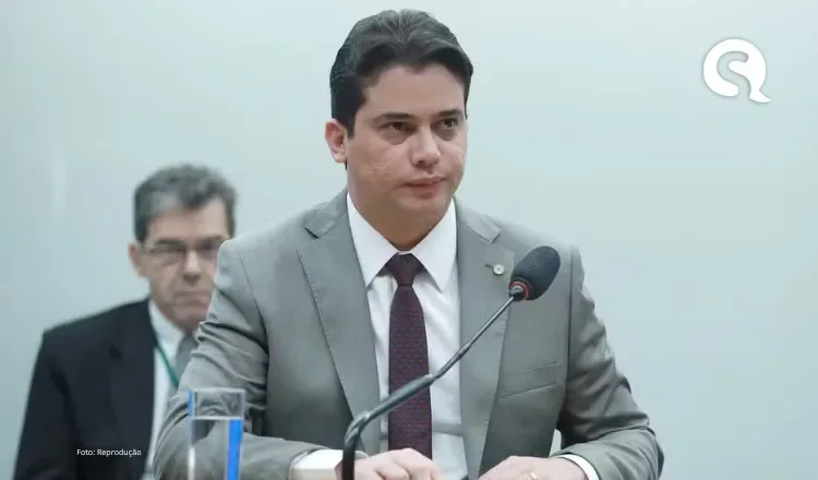 Júnior Mano nega envolvimento em fraudes e defende atuação parlamentar