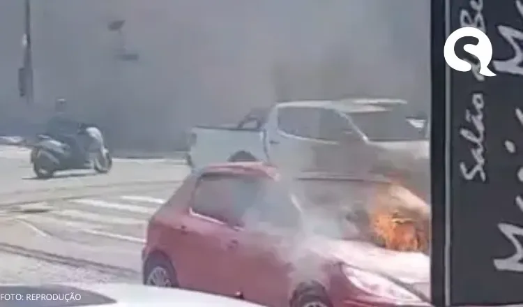 Carro estacionado pega fogo na Avenida Antônio Sales e explosão assusta motoristas