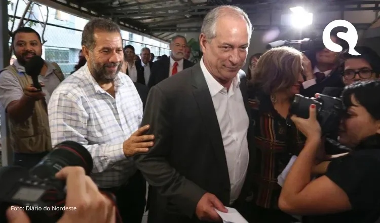 Em meio à possível desfiliação, Ciro Gomes recebe presidente nacional do PDT em Fortaleza