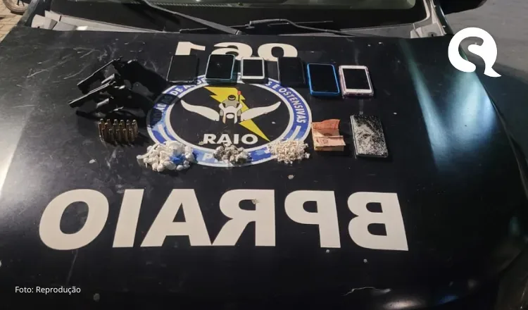 RAIO prende casal e apreende três menores com armas, drogas e celulares em Sobral