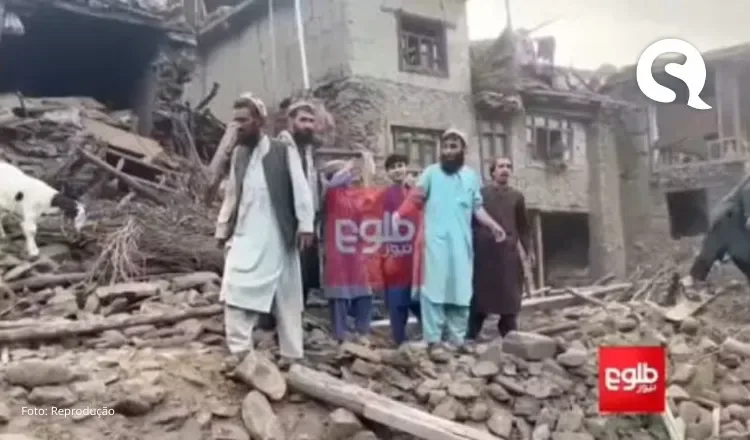 Terremoto de magnitude 6,0 atinge Afeganistão e deixa mais de 800 mortos