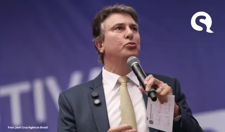 Camilo Santana visita Fortaleza para anunciar novas creches e inaugurar escola em tempo integral