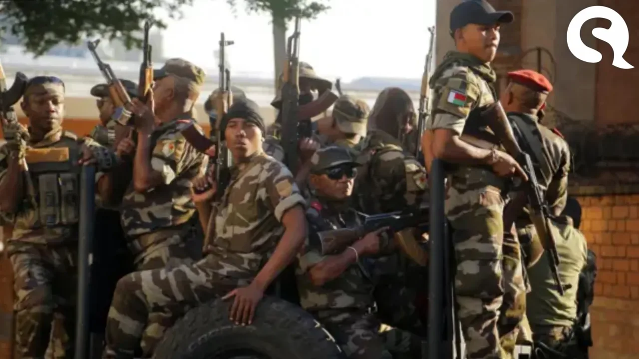 Exército de Madagascar assume controle do país após fuga do presidente Andry Rajoelina
