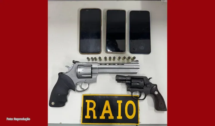 PMCE apreende adolescente armado e recupera bens roubados em Sobral