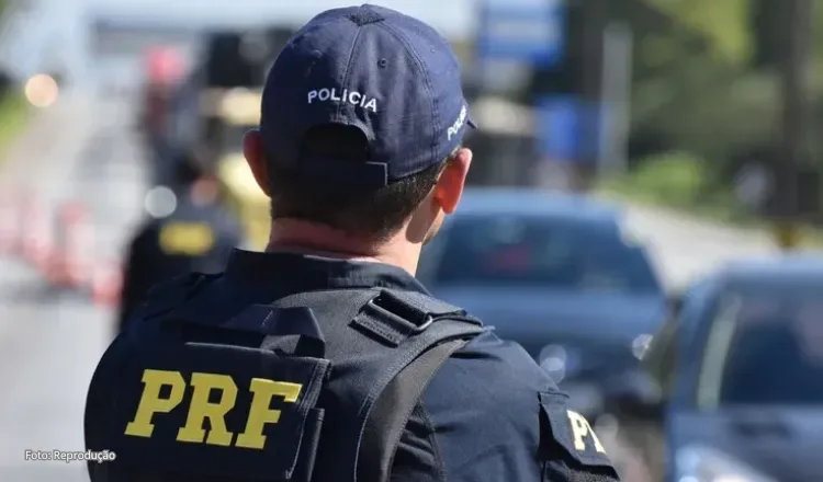 PRF inicia restrições para veículos de carga em rodovias federais do Ceará durante a Semana Santa