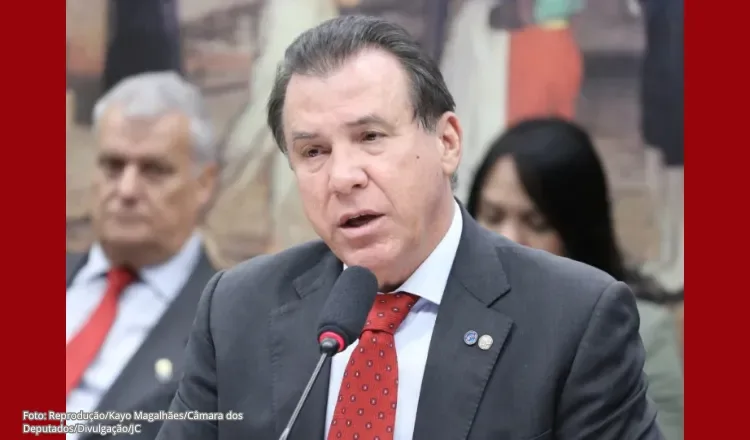 Ministro Luiz Marinho avalia que escala 6×1 é ‘muito mais cruel para as mulheres’