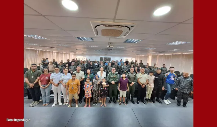 PMCE realiza formatura de 304 policiais em capacitação para abordagem de pessoas com autismo