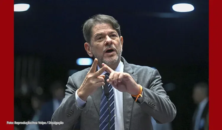 Cid rifa correligionários e diz “Se o Júnior Mano desejar, ele é o candidato”