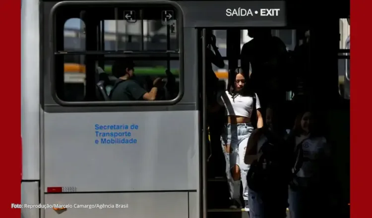 Mais de 40% das brasileiras evitam sair à noite por medo, diz pesquisa