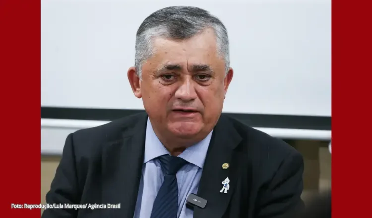 Guimarães critica oposição no Ceará e chama aliança de “barro”