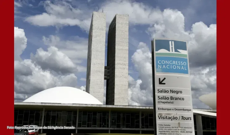 Bancada cearense na Câmara se divide entre reeleição e nomes ao Senado