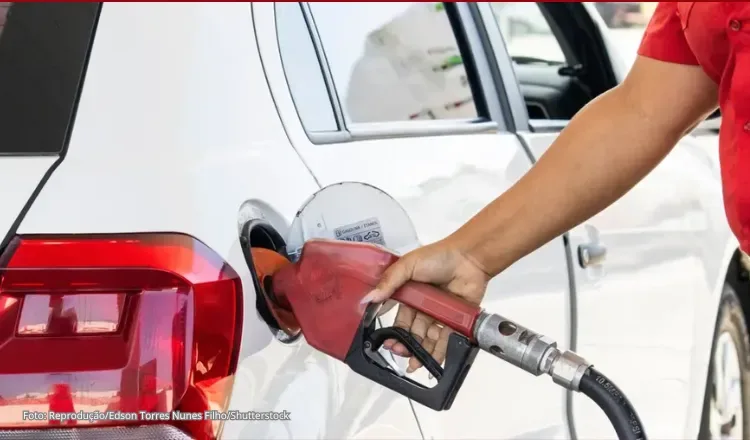 Gasolina com 32% de etanol será comercializada no Brasil a partir de sábado (1º); saiba o que muda