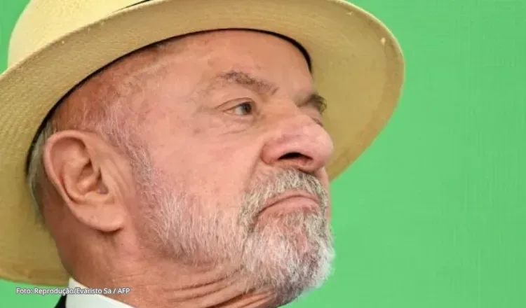 Campanha de Lula faz ofensiva contra Flávio Bolsonaro, Caiado e Zema