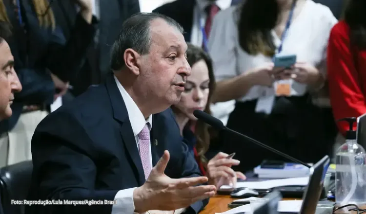 Omar Aziz apresenta relatório favorável ao fim da escala 6×1