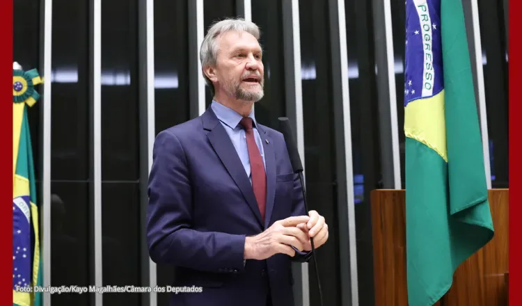 Pedro Uczai, líder do PT que desmaiou em sessão da Câmara, sofreu AVC