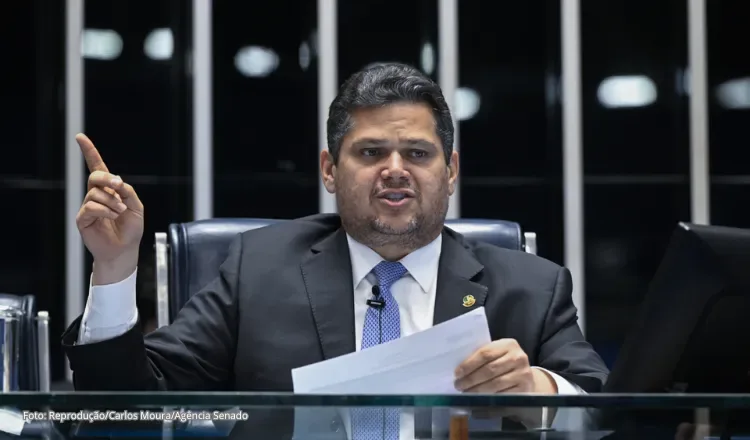 Alcolumbre lembra pedido de R$ 130 milhões de Flávio a Vorcaro para filme: “agora o culpado só é o Moraes?”