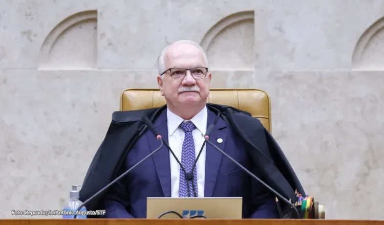 Fachin se manifesta após mensagens entre Vorcaro e Moraes